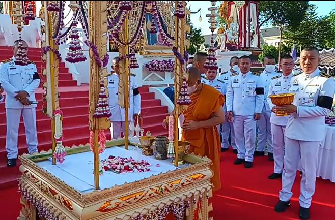 พช.น่าน : ร่วมพิธีเก็บอัฐิหลวงปู่พระธรรมนันทโสภณ อดีตเจ้าอาวาสวัดพระธาตุช้างค้ำวรวิหาร อดีตเจ้าคณะจังหวัดน่าน อดีตที่ปรึกษาเจ้าคณะภาค 6