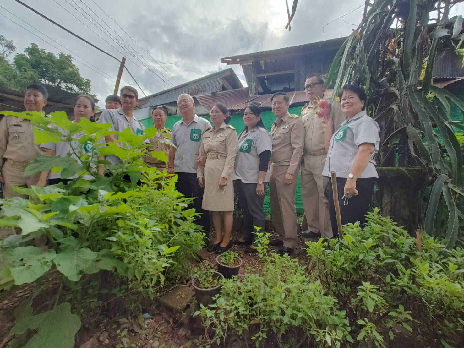 #พช.น่าน#รองผู้ว่าราชการจังหวัดน่าน ลงพื้นที่ติดตามการดำเนินกิจกรรมพัฒนาชุมชน และเยี่ยมบ้านครัวเรือนยากจน พื้นที่อำเภอสองแคว จังหวัดน่าน