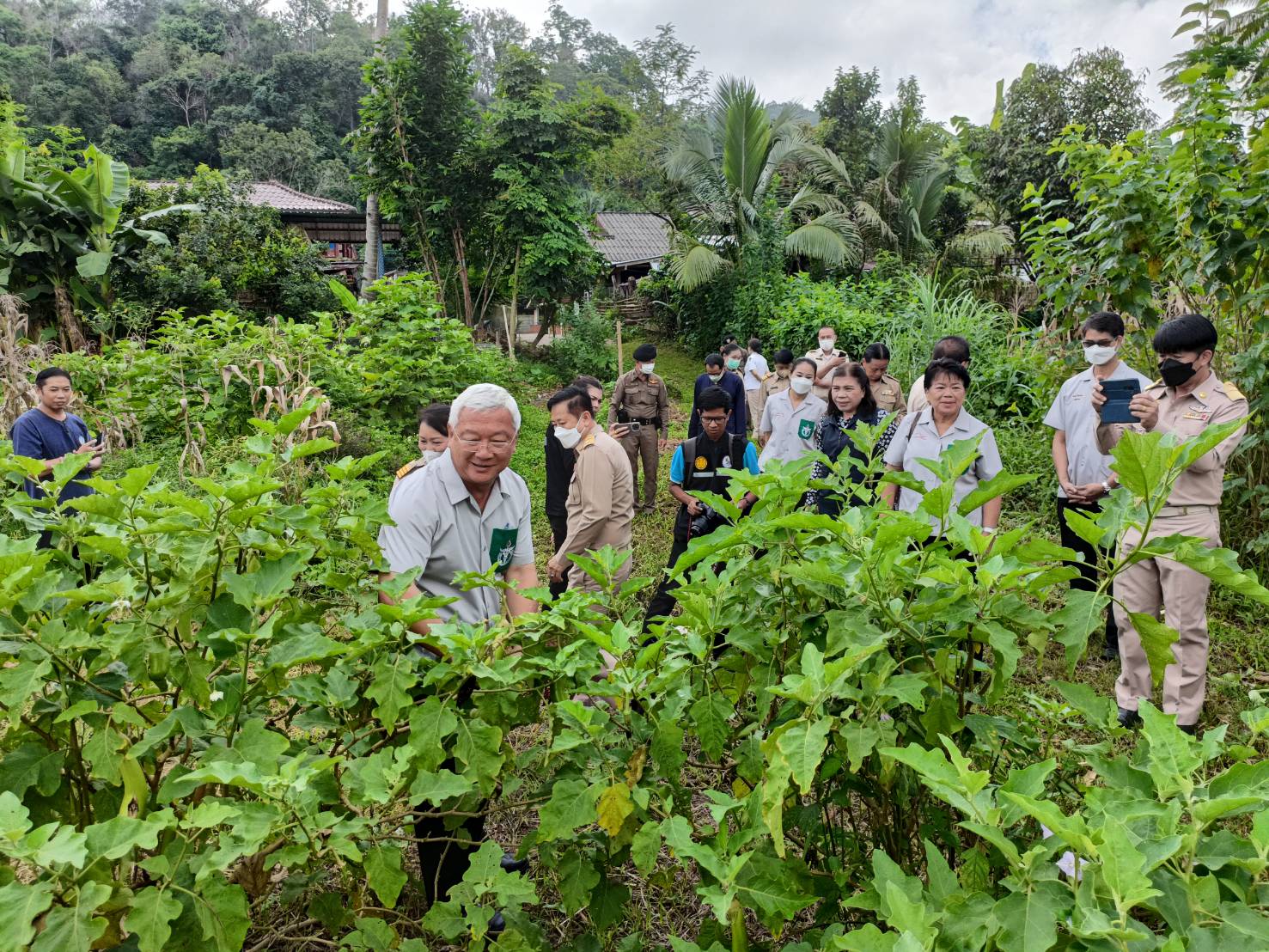 #พช.น่าน#รองผู้ว่าราชการจังหวัดน่าน ลงพื้นที่ติดตามการดำเนินกิจกรรมพัฒนาชุมชน และเยี่ยมบ้านครัวเรือนยากจน พื้นที่อำเภอสองแคว จังหวัดน่าน