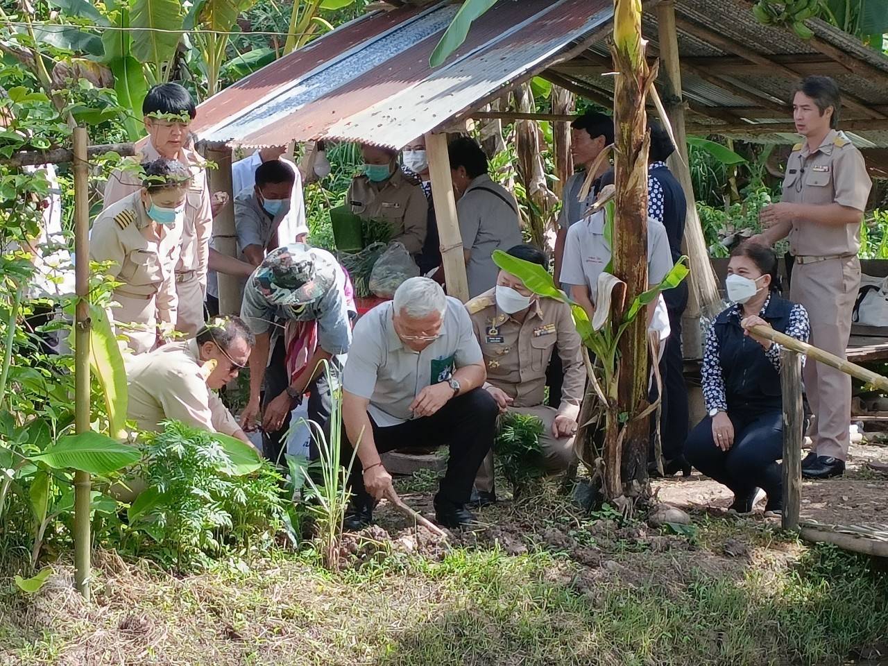 #พช.น่าน#รองผู้ว่าราชการจังหวัดน่าน ลงพื้นที่ติดตามการดำเนินกิจกรรมพัฒนาชุมชน และเยี่ยมบ้านครัวเรือนยากจน พื้นที่อำเภอสองแคว จังหวัดน่าน