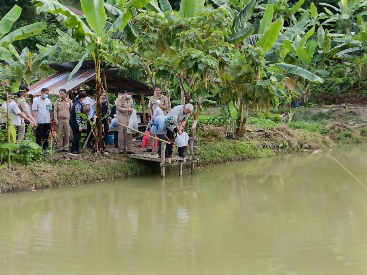 #พช.น่าน#รองผู้ว่าราชการจังหวัดน่าน ลงพื้นที่ติดตามการดำเนินกิจกรรมพัฒนาชุมชน และเยี่ยมบ้านครัวเรือนยากจน พื้นที่อำเภอสองแคว จังหวัดน่าน