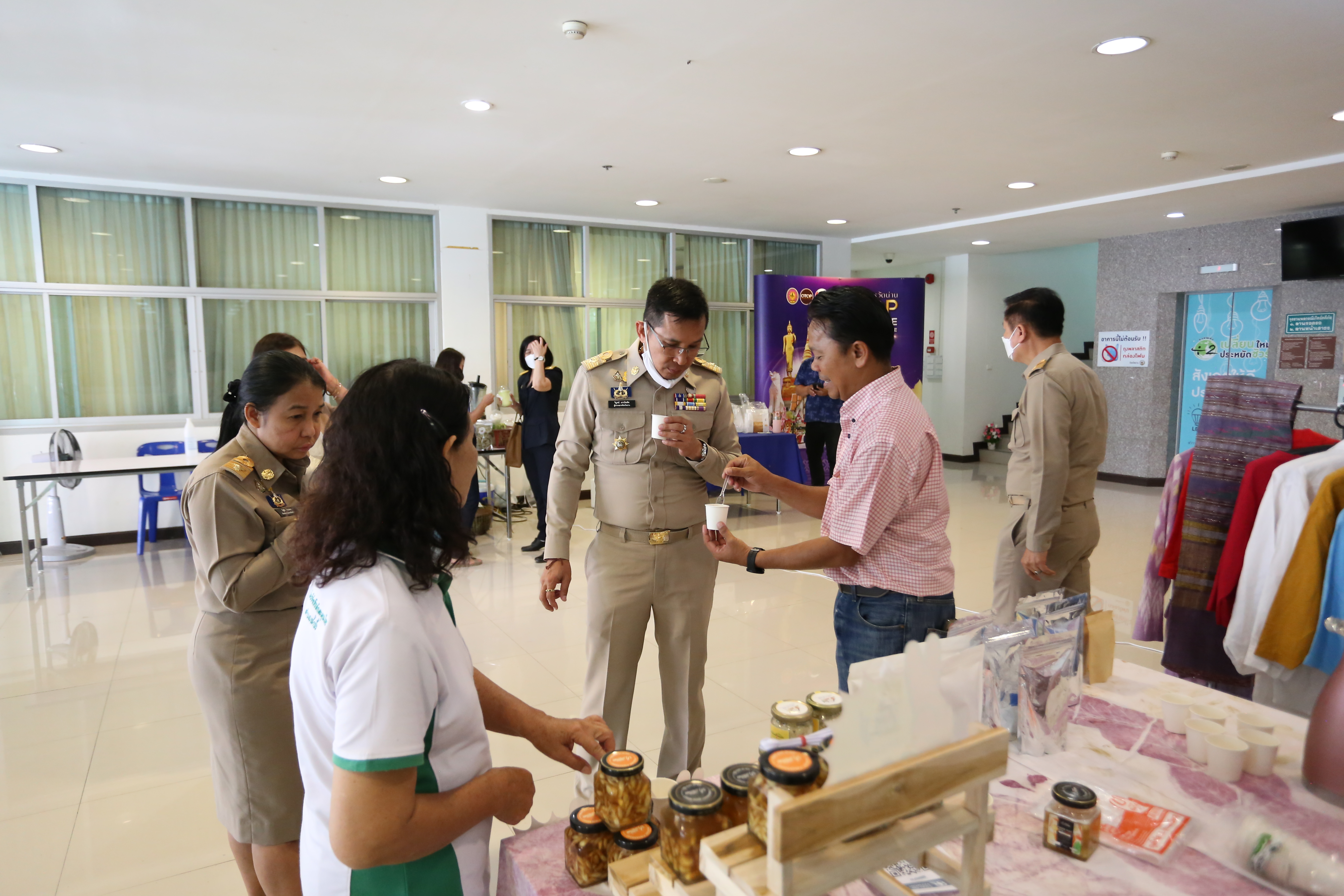 พช.น่าน : จัดกิจกรรม OTOP Mobile ประจำเดือน กรกฎาคม 2566