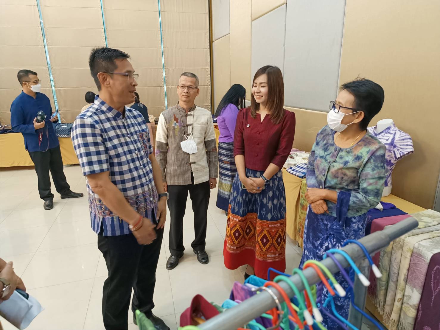 พช.น่าน : ดำเนินการพิจารณาคัดเลือกสุดยอดผลิตภัณฑ์ OTOP ตามโครงการส่งเสริมกระบวนการเครือข่ายองค์ความรู้ (Knowledge-Based OTOP : KBO) กิจกรรมที่ 2 พัฒนาผลิตภัณฑ์ OTOP โดยเครือข่ายองค์ความรู้ KBO จังหวัด ประจำปี พ.ศ.2566