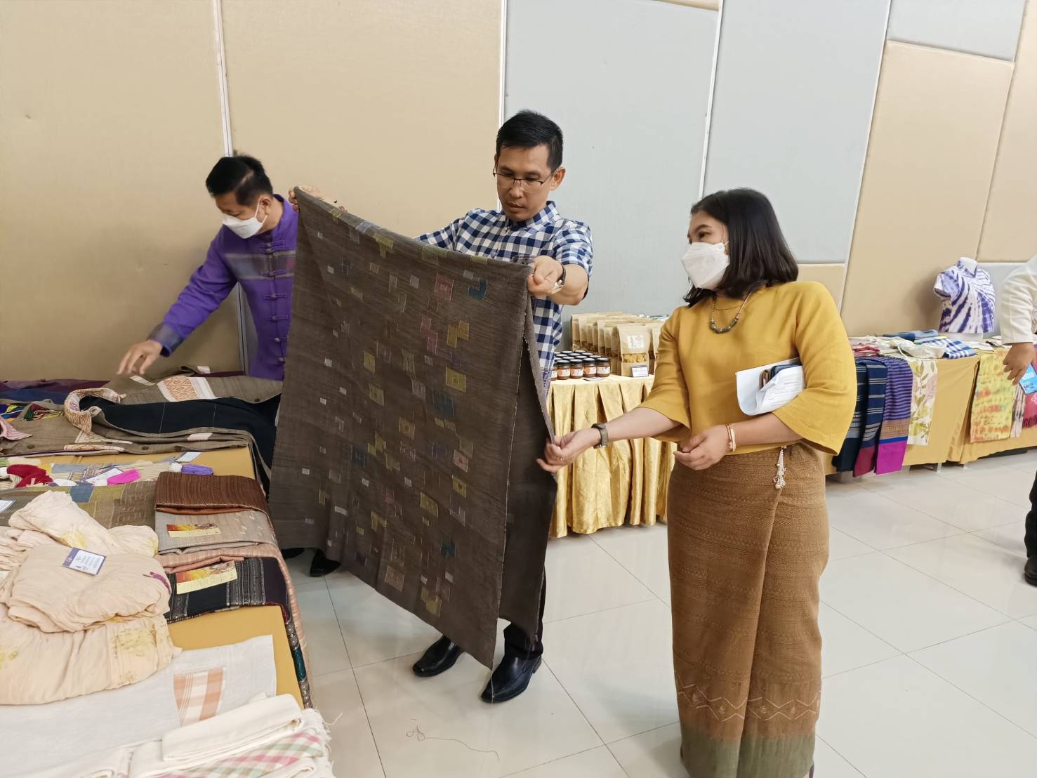 พช.น่าน : ดำเนินการพิจารณาคัดเลือกสุดยอดผลิตภัณฑ์ OTOP ตามโครงการส่งเสริมกระบวนการเครือข่ายองค์ความรู้ (Knowledge-Based OTOP : KBO) กิจกรรมที่ 2 พัฒนาผลิตภัณฑ์ OTOP โดยเครือข่ายองค์ความรู้ KBO จังหวัด ประจำปี พ.ศ.2566