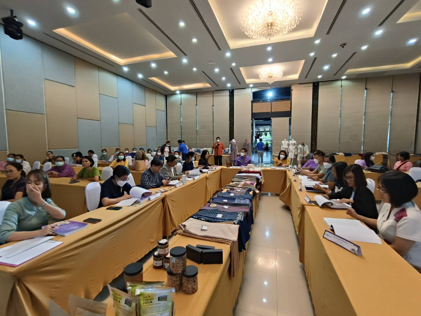 พช.น่าน : ดำเนินการพิจารณาคัดเลือกสุดยอดผลิตภัณฑ์ OTOP ตามโครงการส่งเสริมกระบวนการเครือข่ายองค์ความรู้ (Knowledge-Based OTOP : KBO) กิจกรรมที่ 2 พัฒนาผลิตภัณฑ์ OTOP โดยเครือข่ายองค์ความรู้ KBO จังหวัด ประจำปี พ.ศ.2566