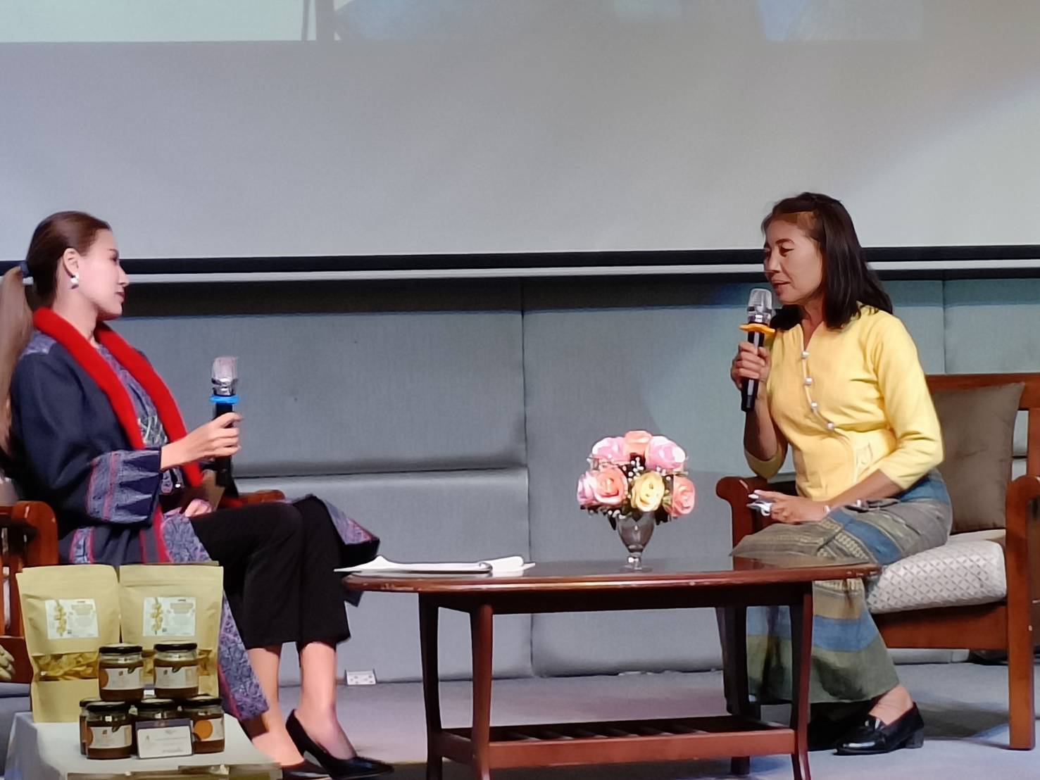 พช.น่าน : ดำเนินการพิจารณาคัดเลือกสุดยอดผลิตภัณฑ์ OTOP ตามโครงการส่งเสริมกระบวนการเครือข่ายองค์ความรู้ (Knowledge-Based OTOP : KBO) กิจกรรมที่ 2 พัฒนาผลิตภัณฑ์ OTOP โดยเครือข่ายองค์ความรู้ KBO จังหวัด ประจำปี พ.ศ.2566