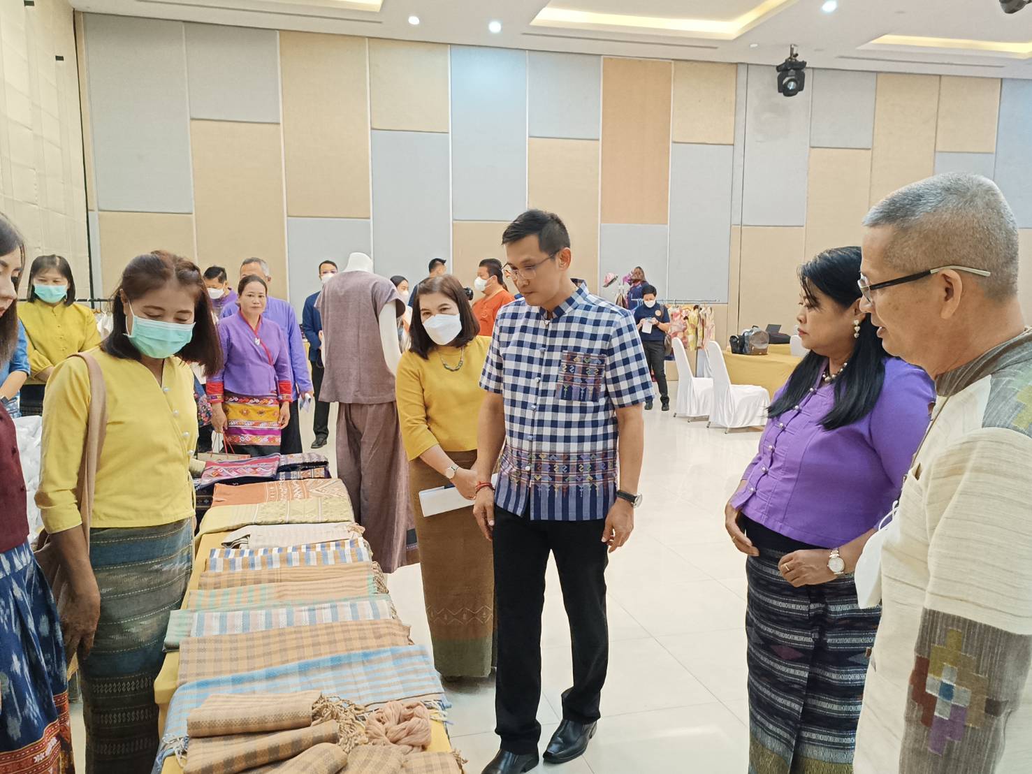 พช.น่าน : ดำเนินการพิจารณาคัดเลือกสุดยอดผลิตภัณฑ์ OTOP ตามโครงการส่งเสริมกระบวนการเครือข่ายองค์ความรู้ (Knowledge-Based OTOP : KBO) กิจกรรมที่ 2 พัฒนาผลิตภัณฑ์ OTOP โดยเครือข่ายองค์ความรู้ KBO จังหวัด ประจำปี พ.ศ.2566