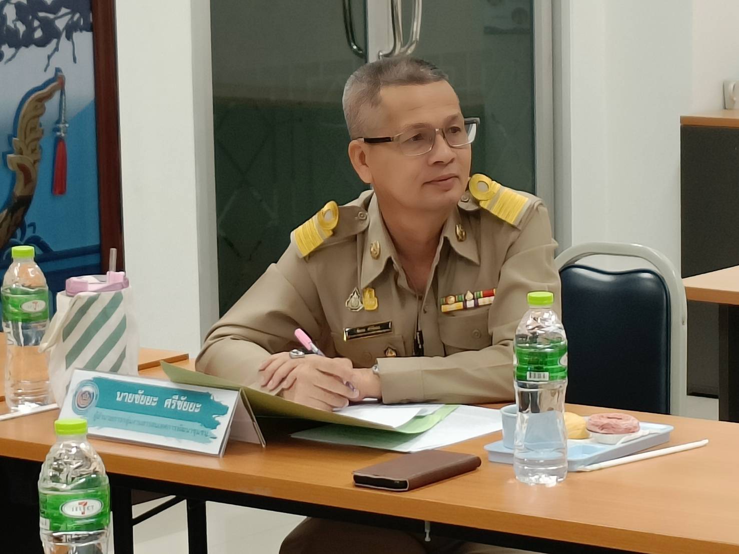 พช.น่าน : ประชุมพิจารณาคัดเลือกสื่อบทเรียนผลสำเร็จการขจัดความยากจนตามโครงการการสร้างนักขับเคลื่อนยุทธศาสตร์นำการเปลี่ยนแปลง ประจำปีงบประมาณ พ.ศ.2566