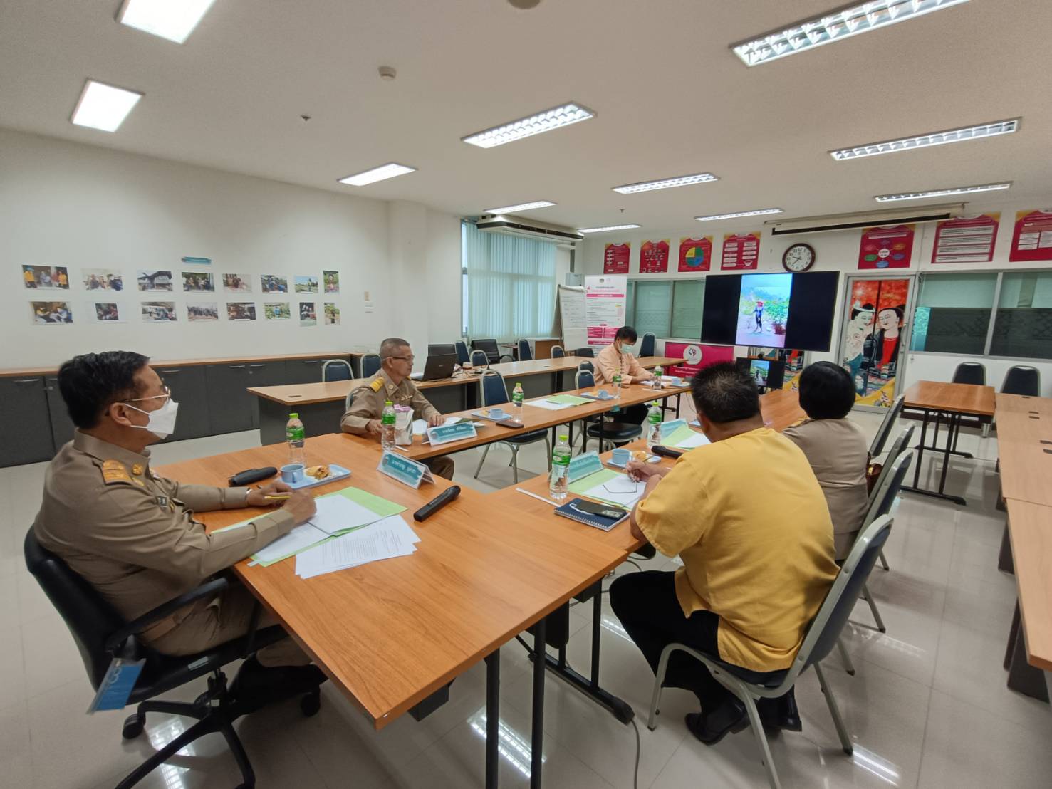 พช.น่าน : ประชุมพิจารณาคัดเลือกสื่อบทเรียนผลสำเร็จการขจัดความยากจนตามโครงการการสร้างนักขับเคลื่อนยุทธศาสตร์นำการเปลี่ยนแปลง ประจำปีงบประมาณ พ.ศ.2566