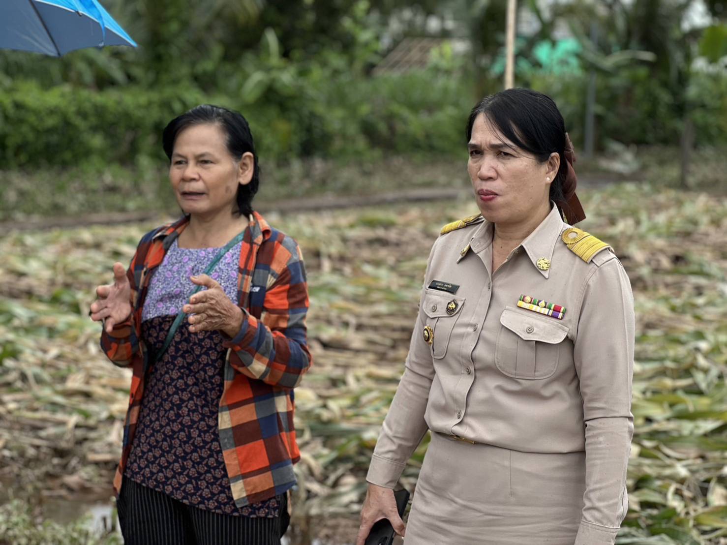 พช.น่าน : ติดตามเยี่ยมเยือน ให้กำลังใจครัวเรือนผู้ประสบอุทกภัย พื้นที่ต้นแบบการพัฒนาคุณภาพชีวิตตามหลักทฤษฎีใหม่ประยุกต์สู่ “โคก หนอง นา” อำเภอท่าวังผา จังหวัดน่าน