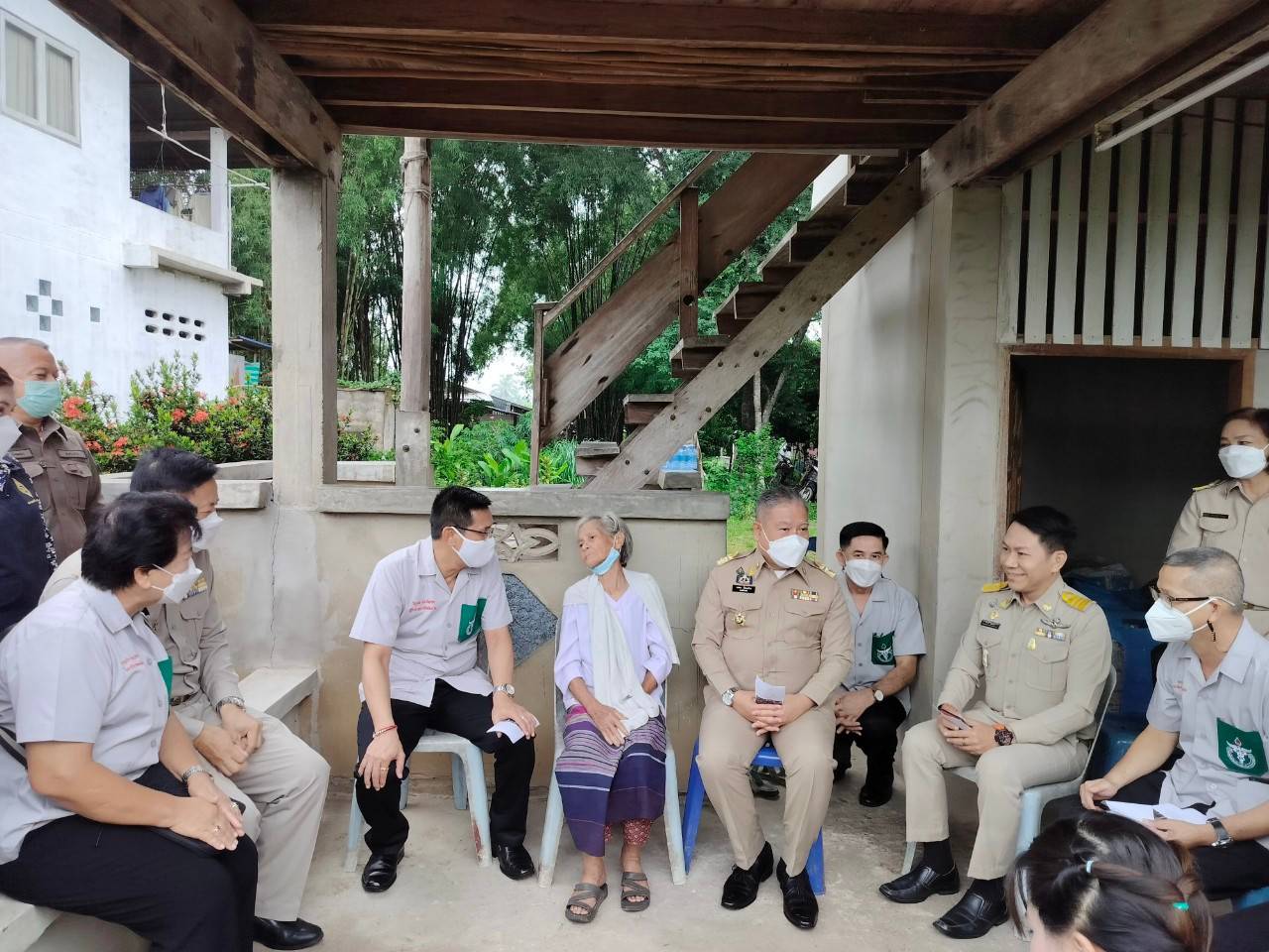 พช.น่าน : ผู้ว่าราชการจังหวัดน่าน เยี่ยมเยือนครัวเรือนยากจน ตามโครงการขจัดความยากจนและพัฒนาคนทุกช่วงวัยอย่างยั่งยืนด้วยหลักปรัชญาของเศรษฐกิจพอเพียง อำเภอเวียงสา จังหวัดน่าน