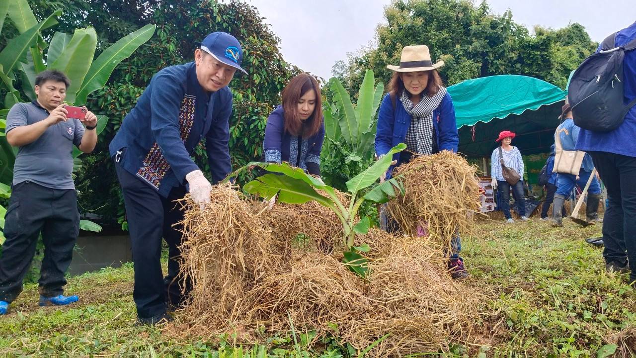 📣พช.น่าน : จัดกิจกรรมเอามื้อสามัคคี “พัฒนาพื้นที่ต้นแบบ รักษ์สิ่งแวดล้อม” ตามโครงการโคก หนอง นา วิถีน่าน พอเพียงสู่ความยั่งยืน ครั้งที่ 5/2566 พื้นที่ตำบลบ่อแก้ว อำเภอนาหมื่น จังหวัดน่าน
