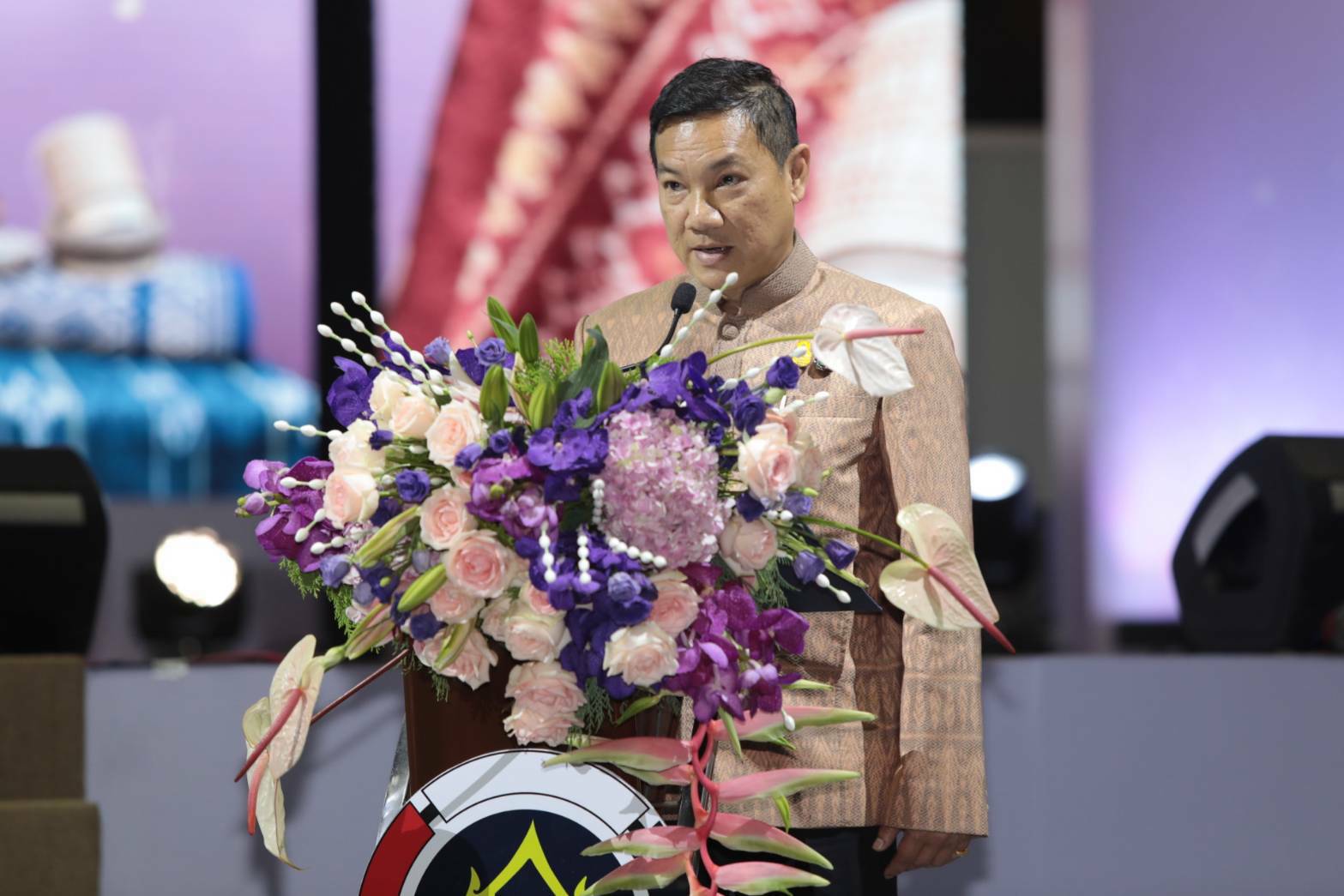 พช.น่าน : ร่วมงาน OTOP Midyear 2023 ภายใต้แนวคิด “ที่สุดแห่งภูมิปัญญา รังสรรค์จากการพัฒนา เพิ่มมูลค่าเศรษฐกิจไทย”