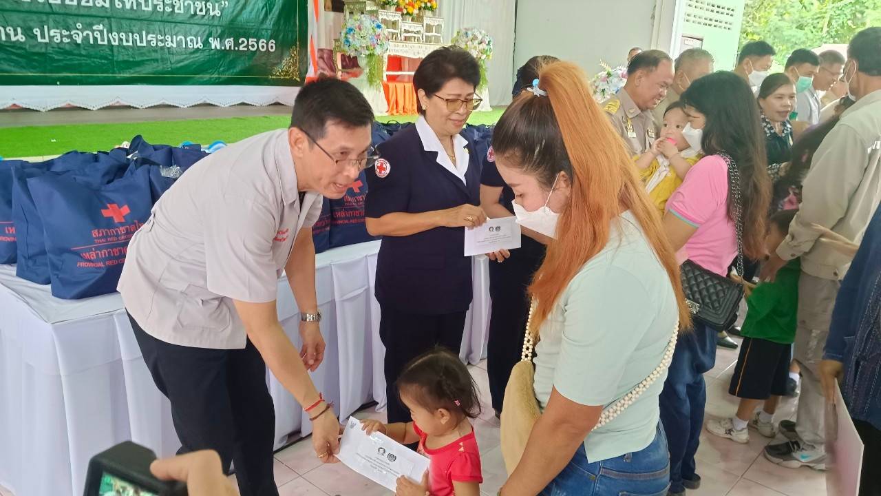 พช.น่าน : ร่วมกิจกรรมหน่วยแพทย์เคลื่อนที่ พอ.สว. และการหน่วยบำบัดทุกข์บำรุงสุขสร้างรอยยิ้มให้ประชาชน พื้นที่อำเภอเวียงสา จังหวัดน่าน