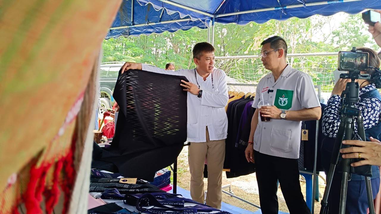 พช.น่าน : ร่วมกิจกรรมหน่วยแพทย์เคลื่อนที่ พอ.สว. และการหน่วยบำบัดทุกข์บำรุงสุขสร้างรอยยิ้มให้ประชาชน พื้นที่อำเภอเวียงสา จังหวัดน่าน