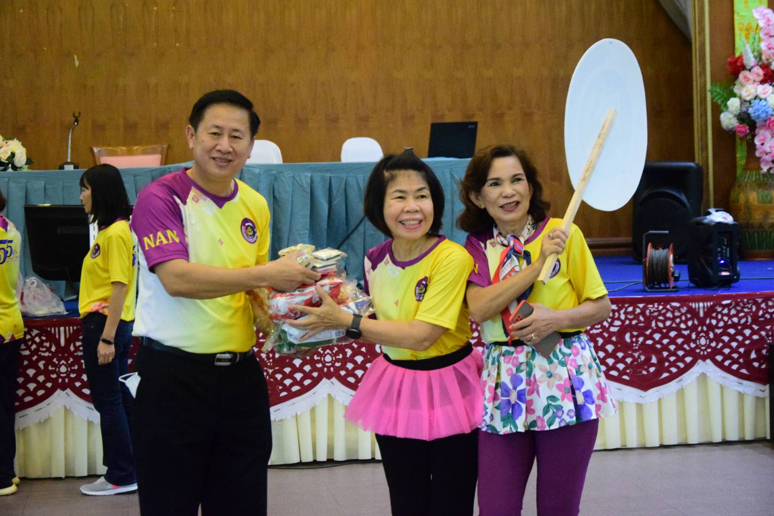 พช.น่าน : ดำเนินกิจกรรมเนื่องในวันคล้ายวันก่อตั้งกรมการพัฒนาชุมชน ครบรอบ 61 ปี และกิจกรรมส่งเสริมความสัมพันธ์ สอ.พช. ประจำปี 2566