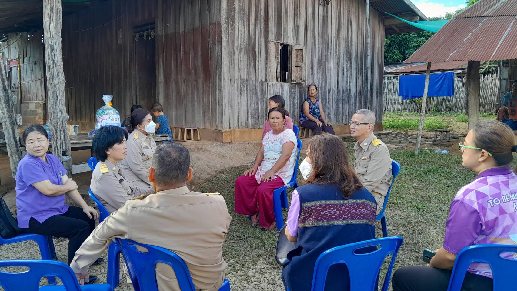 พช. น่าน ลงพื้นที่นำความห่วงใยจากรองนายกรัฐมนตรีและรัฐมนตรีว่าการกระทรวงมหาดไทย เยี่ยมครอบครัวผู้ประสบภัยจากสงครามในอิสราเอล ในพื้นที่อำเภอปัว จังหวัดน่าน
