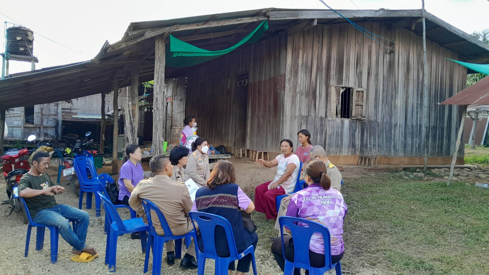 พช. น่าน ลงพื้นที่นำความห่วงใยจากรองนายกรัฐมนตรีและรัฐมนตรีว่าการกระทรวงมหาดไทย เยี่ยมครอบครัวผู้ประสบภัยจากสงครามในอิสราเอล ในพื้นที่อำเภอปัว จังหวัดน่าน