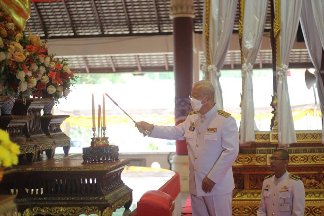 พช.น่าน ร่วมประกอบพิธีทำบุญตักบาตรถวายเป็นพระราชกุศล เนื่องในวันนวมินทรมหาราช พระบาทสมเด็จพระบรมชนกาธิเบศร มหาภูมิพลอดุลยเดชมหาราช บรมนาถบพิตร