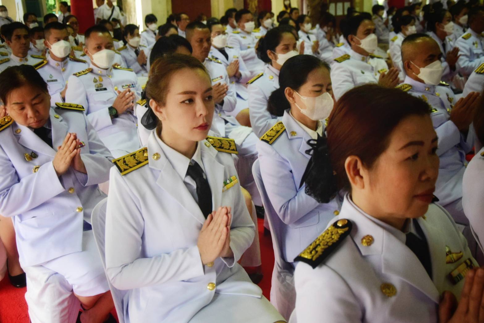 พช.น่าน ร่วมประกอบพิธีทำบุญตักบาตรถวายเป็นพระราชกุศล เนื่องในวันนวมินทรมหาราช พระบาทสมเด็จพระบรมชนกาธิเบศร มหาภูมิพลอดุลยเดชมหาราช บรมนาถบพิตร