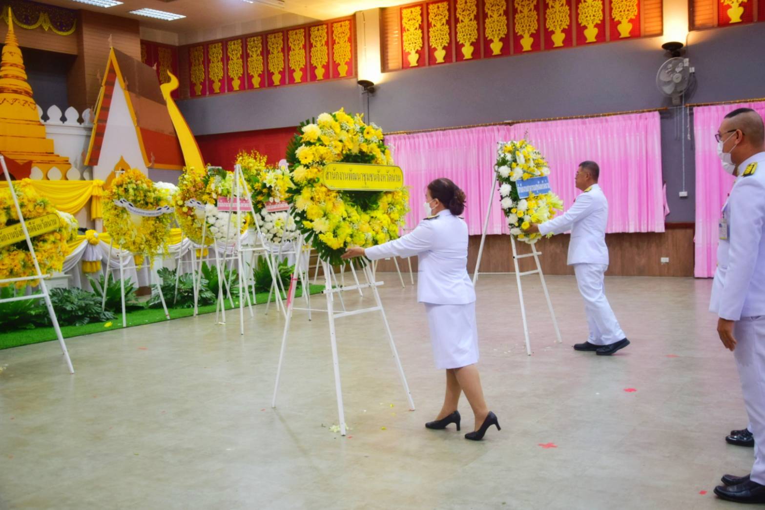 พช.น่าน ร่วมประกอบพิธีวางพวงมาลา เนื่องในวันนวมินทรมหาราช พระบาทสมเด็จพระบรมชนกาธิเบศร มหาภูมิพลอดุลยเดชมหาราช บรมนาถบพิตร