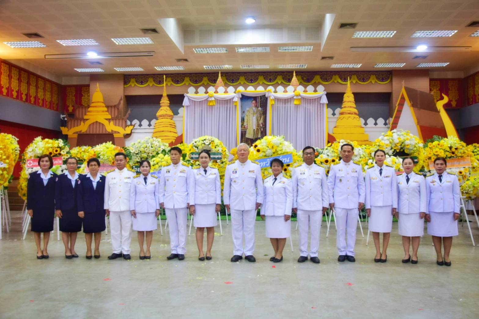 พช.น่าน ร่วมประกอบพิธีวางพวงมาลา เนื่องในวันนวมินทรมหาราช พระบาทสมเด็จพระบรมชนกาธิเบศร มหาภูมิพลอดุลยเดชมหาราช บรมนาถบพิตร