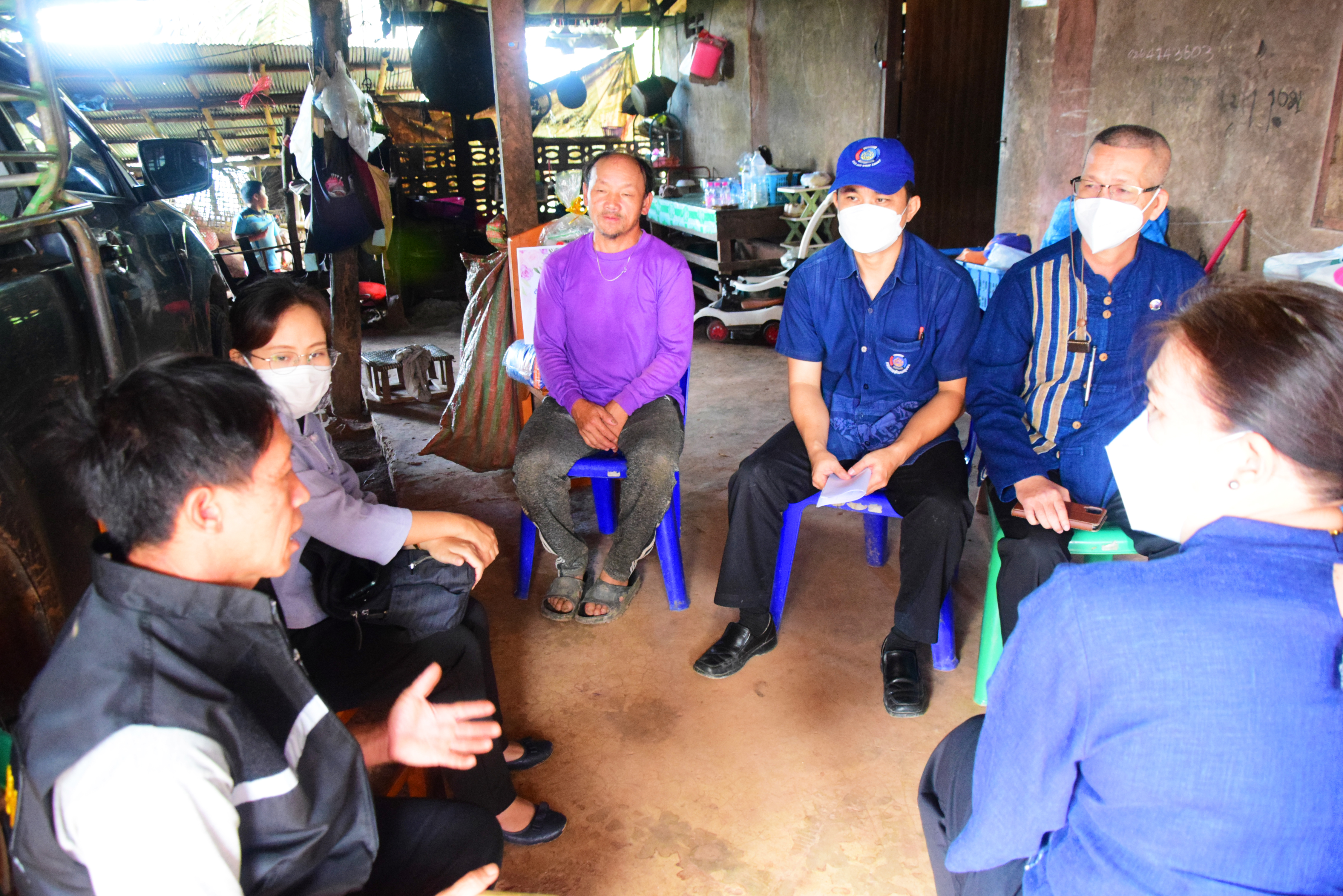 พช. น่าน ลงพื้นที่นำความห่วงใยจากรองนายกรัฐมนตรีและรัฐมนตรีว่าการกระทรวงมหาดไทย เยี่ยมครอบครัวผู้ประสบภัยจากสงครามในอิสราเอล ในพื้นที่อำเภอทุ่งช้าง จังหวัดน่าน