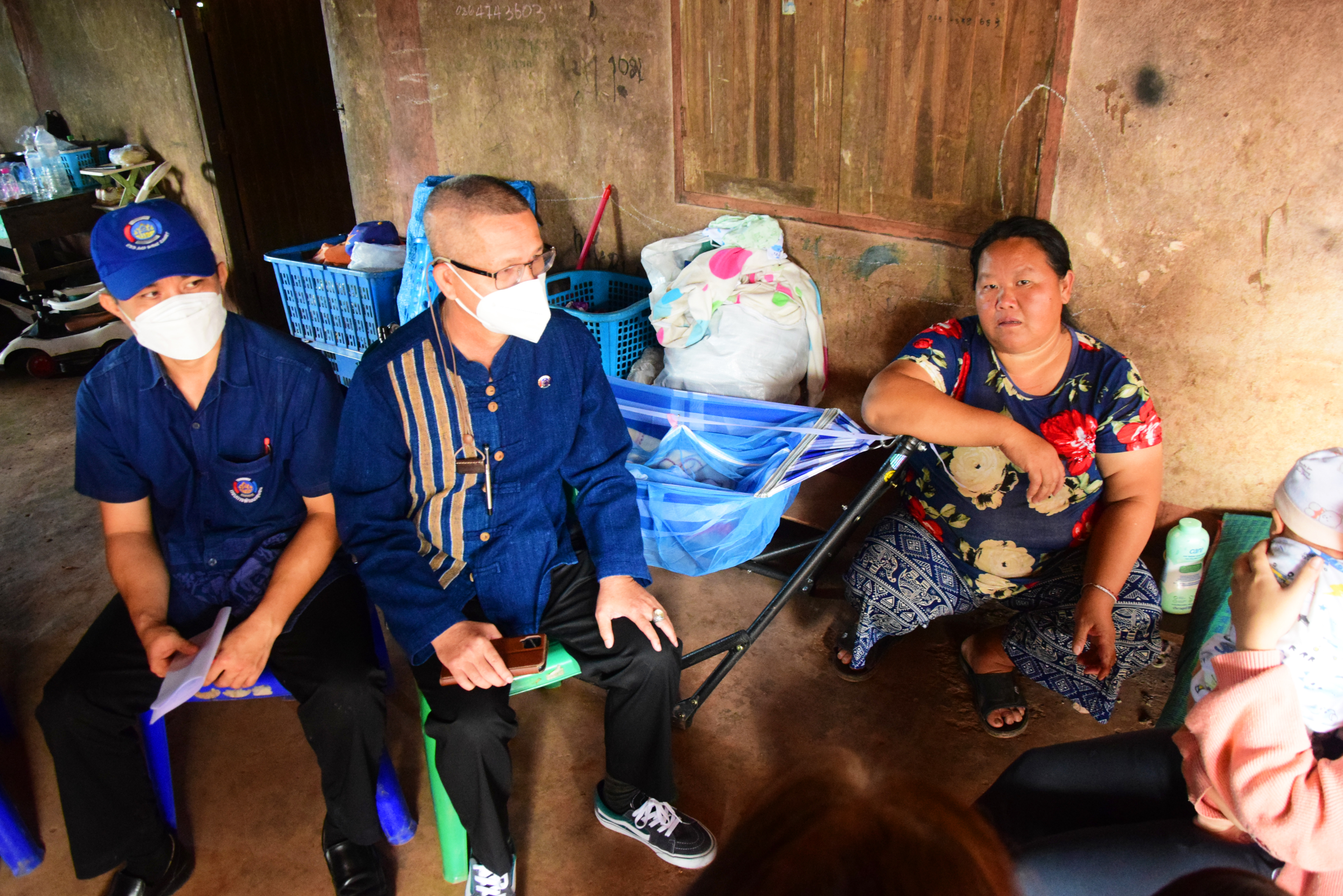 พช. น่าน ลงพื้นที่นำความห่วงใยจากรองนายกรัฐมนตรีและรัฐมนตรีว่าการกระทรวงมหาดไทย เยี่ยมครอบครัวผู้ประสบภัยจากสงครามในอิสราเอล ในพื้นที่อำเภอทุ่งช้าง จังหวัดน่าน