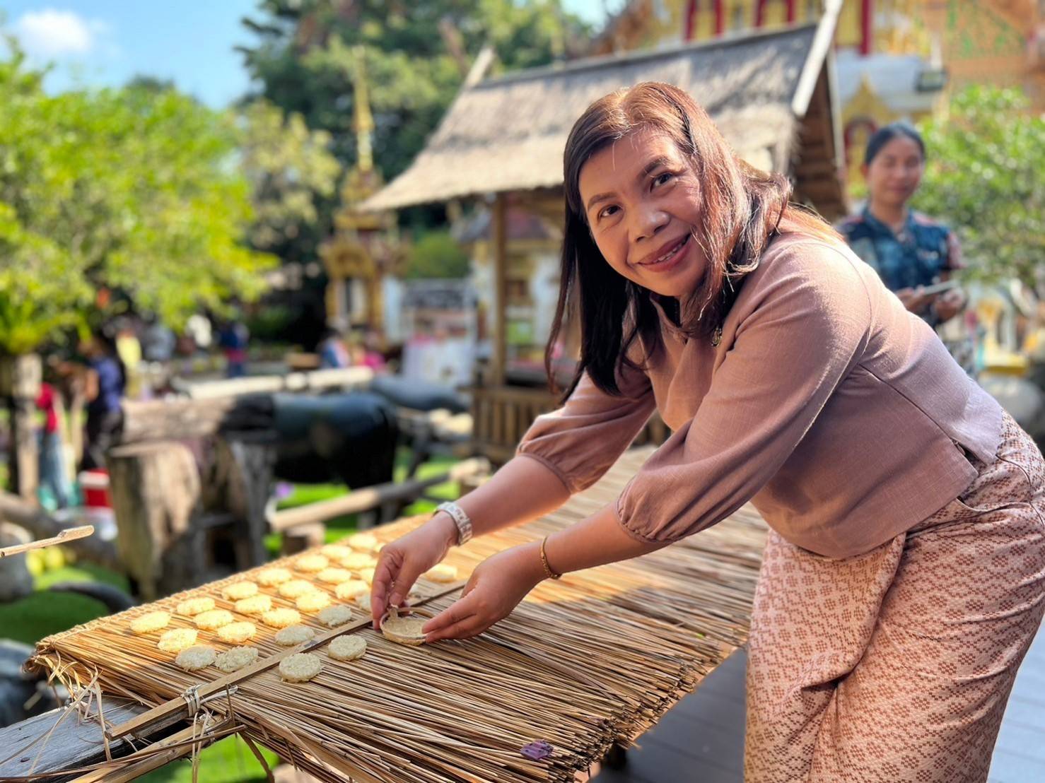 พช.น่าน ร่วมกิจกรรมทดสอบโปรแกรมการจัดนิทรรศการแบบกระจายที่ผู้ชมลงมือปฎิบัติด้วยตนเองตามโครงการค้นหาผู้จัดโปรแกรมท่องเที่ยวเชิงสร้างสรรค์ (Champ) ผลิตภัณฑ์เด่นและการทดสอบโปรแกรมท่องเที่ยวเชิงสร้างสรรค์