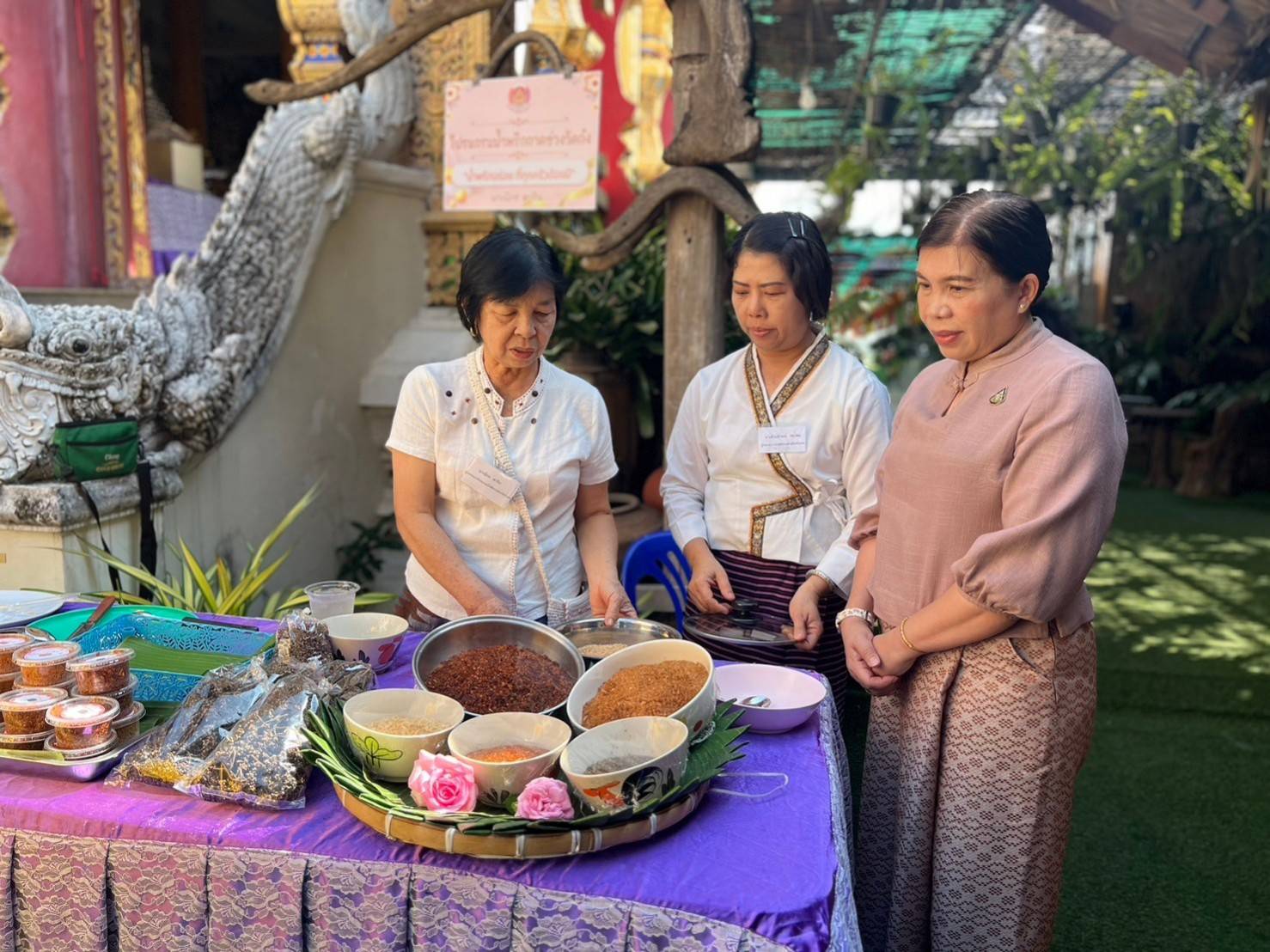 พช.น่าน ร่วมกิจกรรมทดสอบโปรแกรมการจัดนิทรรศการแบบกระจายที่ผู้ชมลงมือปฎิบัติด้วยตนเองตามโครงการค้นหาผู้จัดโปรแกรมท่องเที่ยวเชิงสร้างสรรค์ (Champ) ผลิตภัณฑ์เด่นและการทดสอบโปรแกรมท่องเที่ยวเชิงสร้างสรรค์