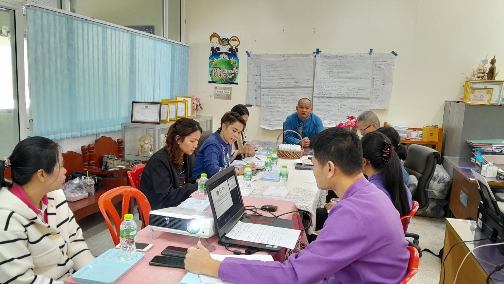 พช.น่าน ร่วมตรวจติดตามการจัดเก็บข้อมูลประเมินความคุ้มค่าในการปฏิบัติภารกิจภาครัฐในพื้นที่อำเภอบ่อเกลือ