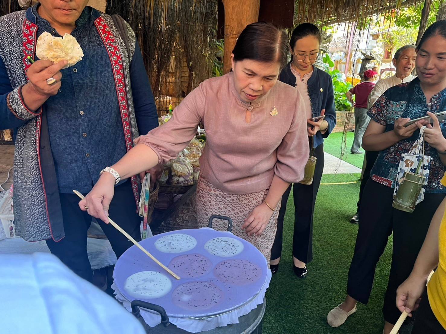 พช.น่าน ร่วมกิจกรรมทดสอบโปรแกรมการจัดนิทรรศการแบบกระจายที่ผู้ชมลงมือปฎิบัติด้วยตนเองตามโครงการค้นหาผู้จัดโปรแกรมท่องเที่ยวเชิงสร้างสรรค์ (Champ) ผลิตภัณฑ์เด่นและการทดสอบโปรแกรมท่องเที่ยวเชิงสร้างสรรค์