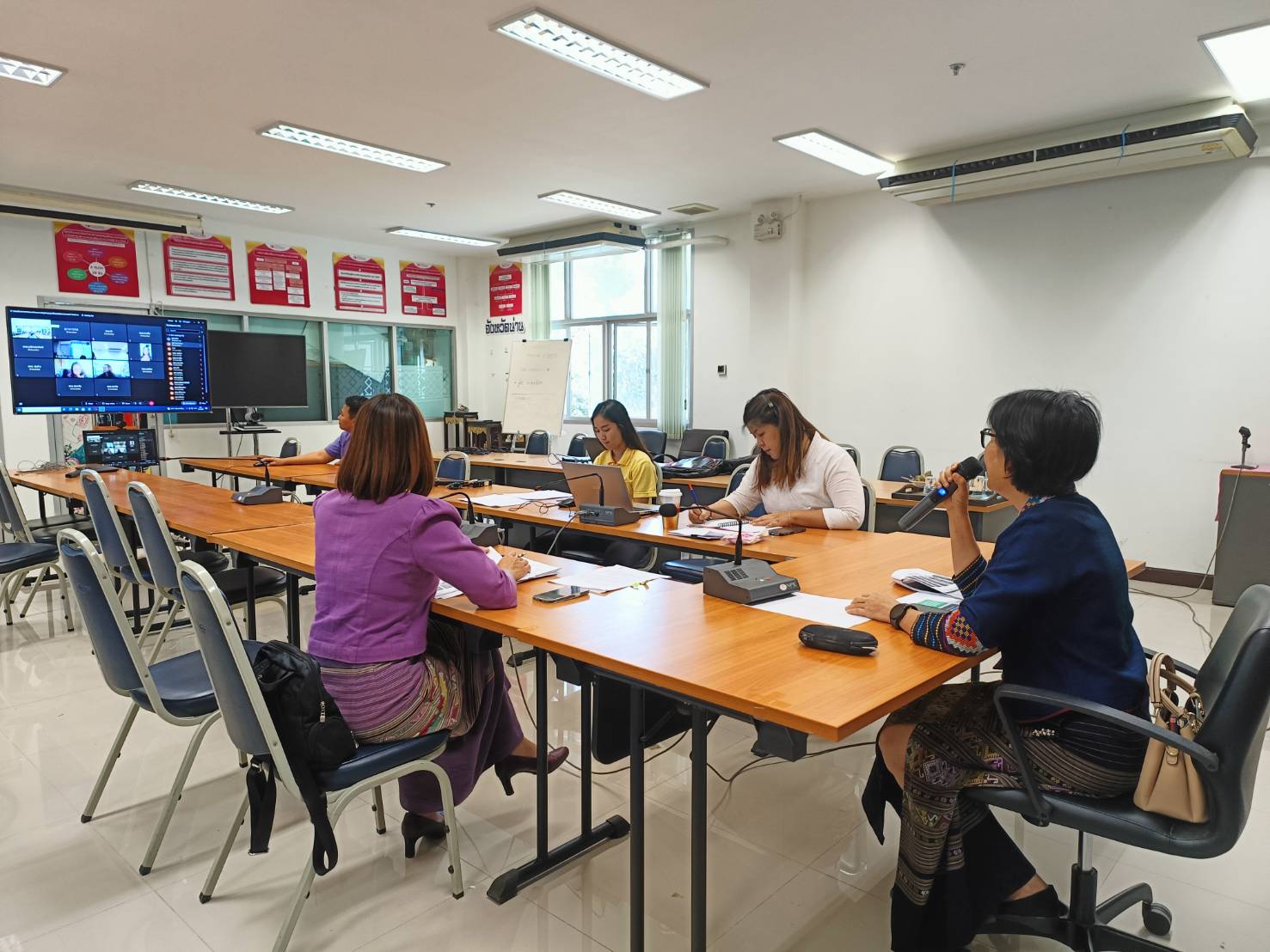 พช.น่าน  ประชุมการตรวจสอบและรับรองข้อมูลความมีอยู่จริงของลูกหนี้กองทุนพัฒนาบทบาทสตรี ผ่านระบบประชุมออนไลน์ Webex Meeting