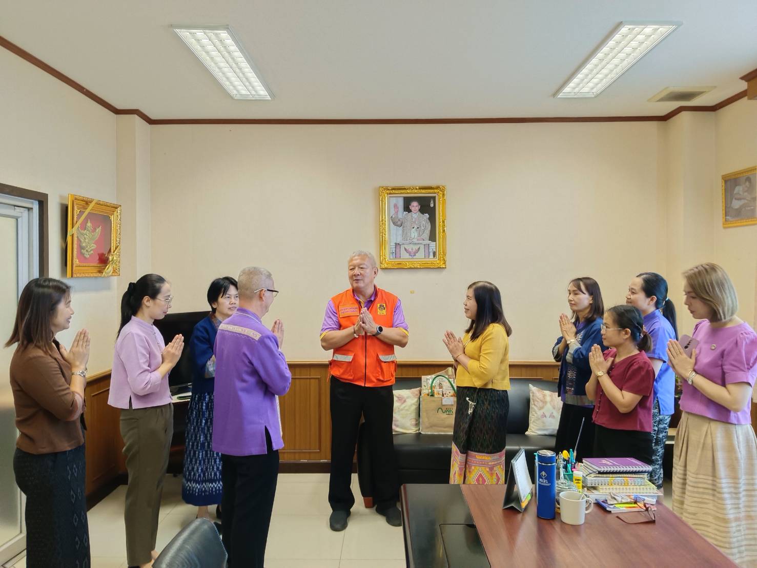 พช.น่าน  ร่วมสวัสดีปีใหม่และขอคำอวยพร ผู้บริหารจังหวัดน่าน เนื่องในวาระดิถีขึ้นปีใหม่ประจำปี 2567 เพื่อความเป็นสิริมงคล สร้างขวัญกำลังใจในการทำงาน