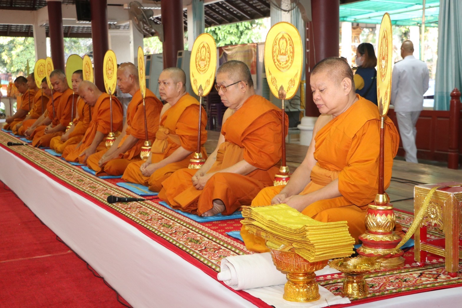 พช.น่าน ร่วมพิธี สวดพระพุทธมนต์และพิธีทำบุญตักบาตรถวายพระราชกุศลเนื่องในวันพ่อขุนรามคำแหงมหาราช ปี 2567