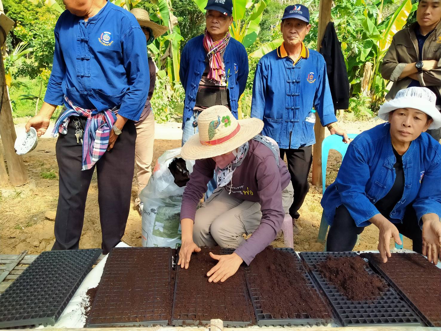 พช.น่าน จัดกิจกรรมสนับสนุนการขับเคลื่อนกิจกรรมศูนย์เรียนรู้การพัฒนาคุณภาพชีวิตตามหลักทฤษฎีใหม่ประยุกต์สู่ “โคก หนอง นา โมเดล”