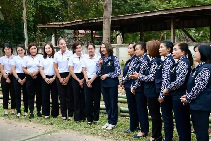 พช.น่านร่วมกับชมรมแม่บ้านมหาดไทยจังหวัดน่าน และแม่บ้านตำรวจภูธรจังหวัดน่าน น้อมนำแนวพระราชดำริของสมเด็จพระกนิษฐาธิราชเจ้า กรมสมเด็จพระเทพรัตนราชสุดา ฯ สยามบรมราชกุมารี “บ้านนี้มีรัก ปลูกผักกินเอง” สู่การปลูกผักสวนครัว เพื่อสร้างความมั่นคงทางอาหาร