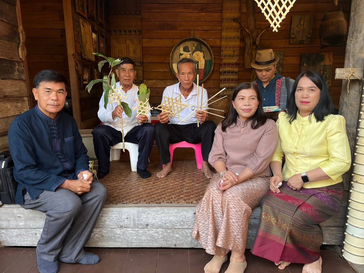 พช.น่าน ร่วมกิจกรรมทดสอบโปรแกรมการจัดนิทรรศการแบบกระจายที่ผู้ชมลงมือปฎิบัติด้วยตนเองตามโครงการค้นหาผู้จัดโปรแกรมท่องเที่ยวเชิงสร้างสรรค์ (Champ) ผลิตภัณฑ์เด่นและการทดสอบโปรแกรมท่องเที่ยวเชิงสร้างสรรค์