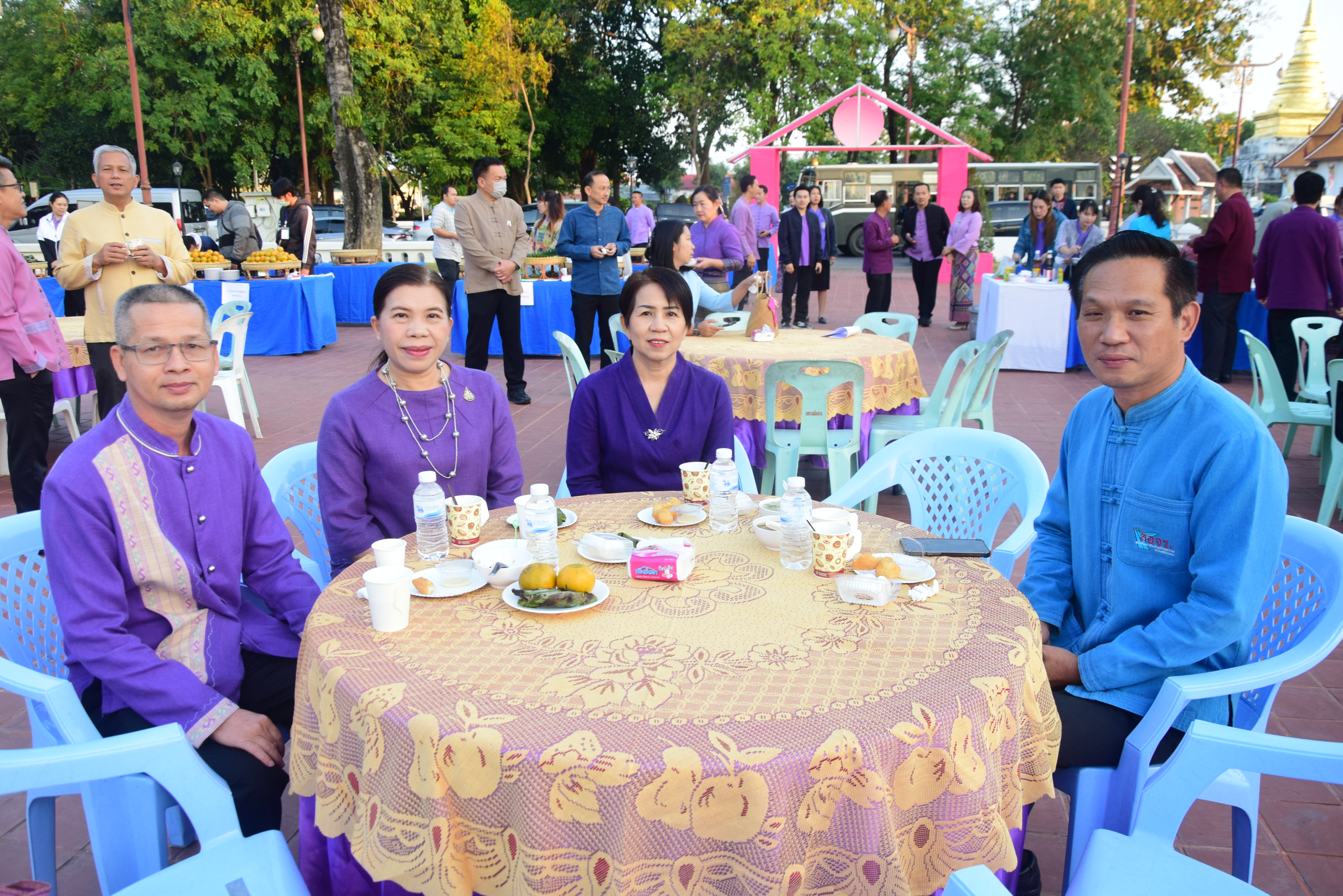 พช.น่าน ร่วมงานสภากาแฟ พบปะพูดคุยเพื่อเสริมสร้างความสัมพันธ์อันดีระหว่างหน่วยงานภาครัฐและภาคเอกชน พร้อมทั้งประชาสัมพันธ์ผลการดำเนินงานและกิจกรรมต่างๆ ร่วมพัฒนาและขับเคลื่อนพัฒนาจังหวัด