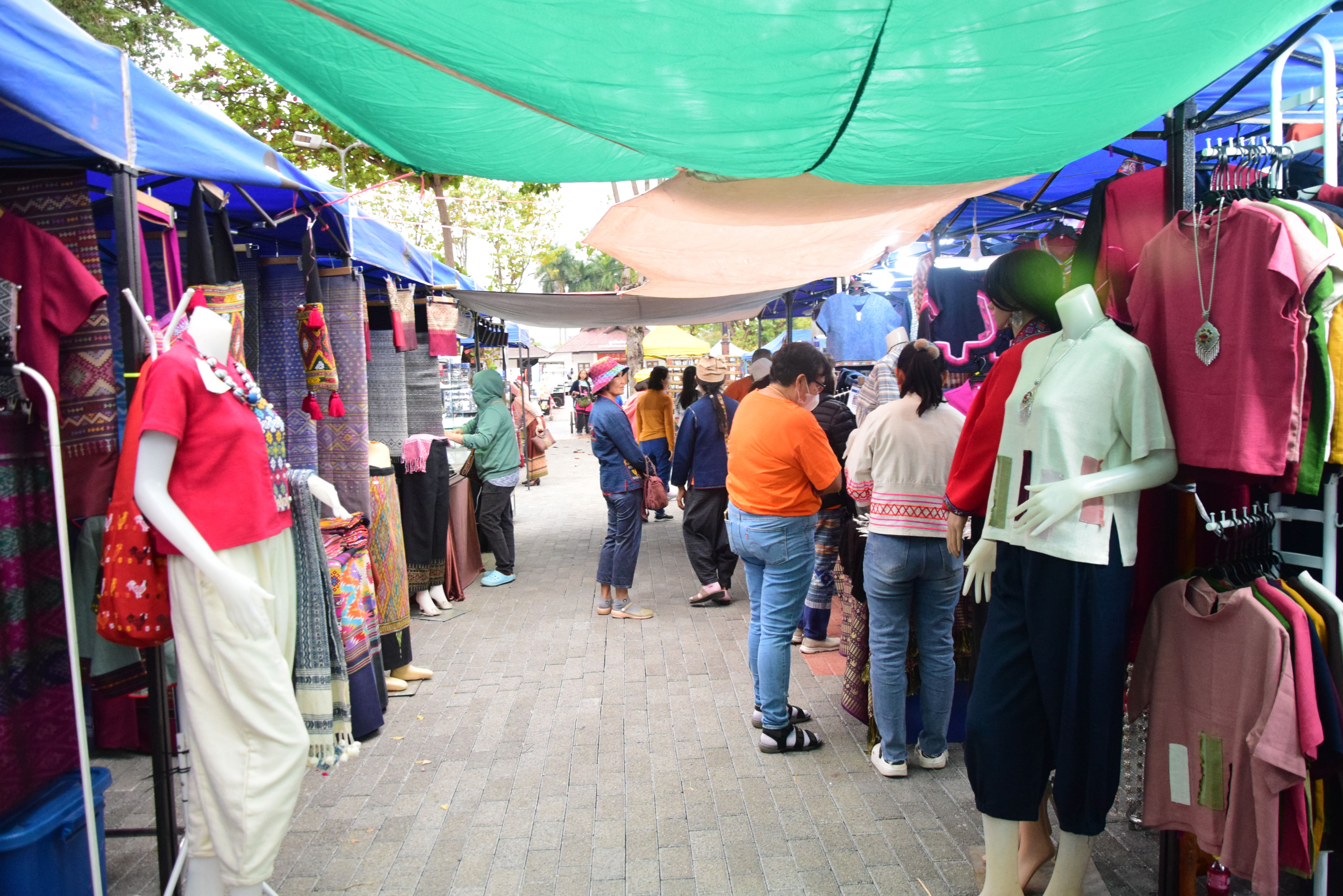 พช.น่านจัดกิจกรรมการจัดแสดงและจําหน่ายผลิตภัณฑ์ชุมชน (OTOP) “แอ่วน่าน ม่วนใจ OTOP ไทย OTOP น่าน” ภายใต้โครงการ OTOP Mobile ประจําปีงบประมาณ พ.ศ. 2567 ระหว่างวันที่ 26-28 มกราคม 2567