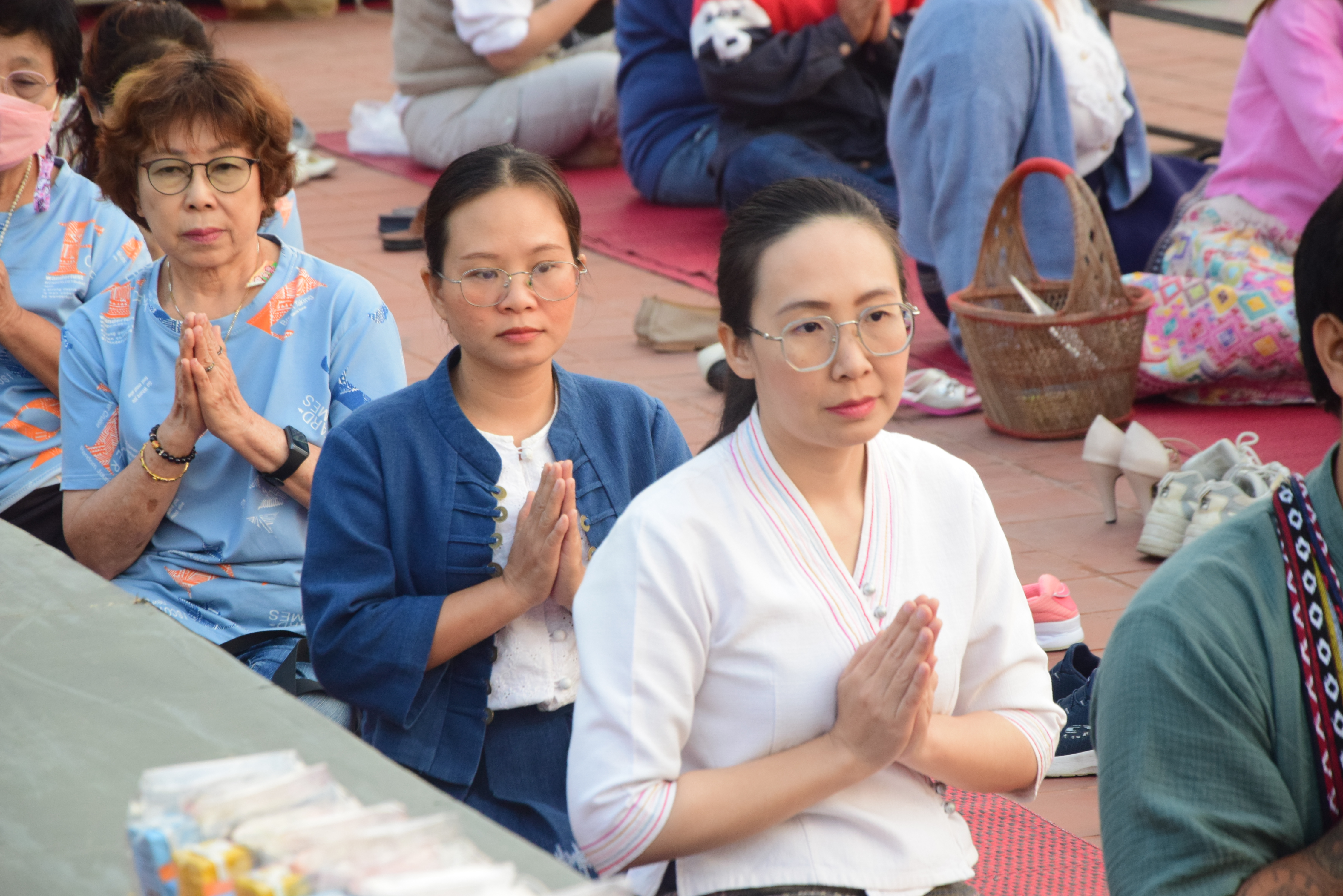 พช.น่าน ร่วมพิธีบุญมงคลทำบุญตักบาตรคู่ขวัญคู่รัก กิจกรรมส่งเสริมการท่องเที่ยว “หนาวนี้กระซิบรักที่น่าน ปีที่ 12”