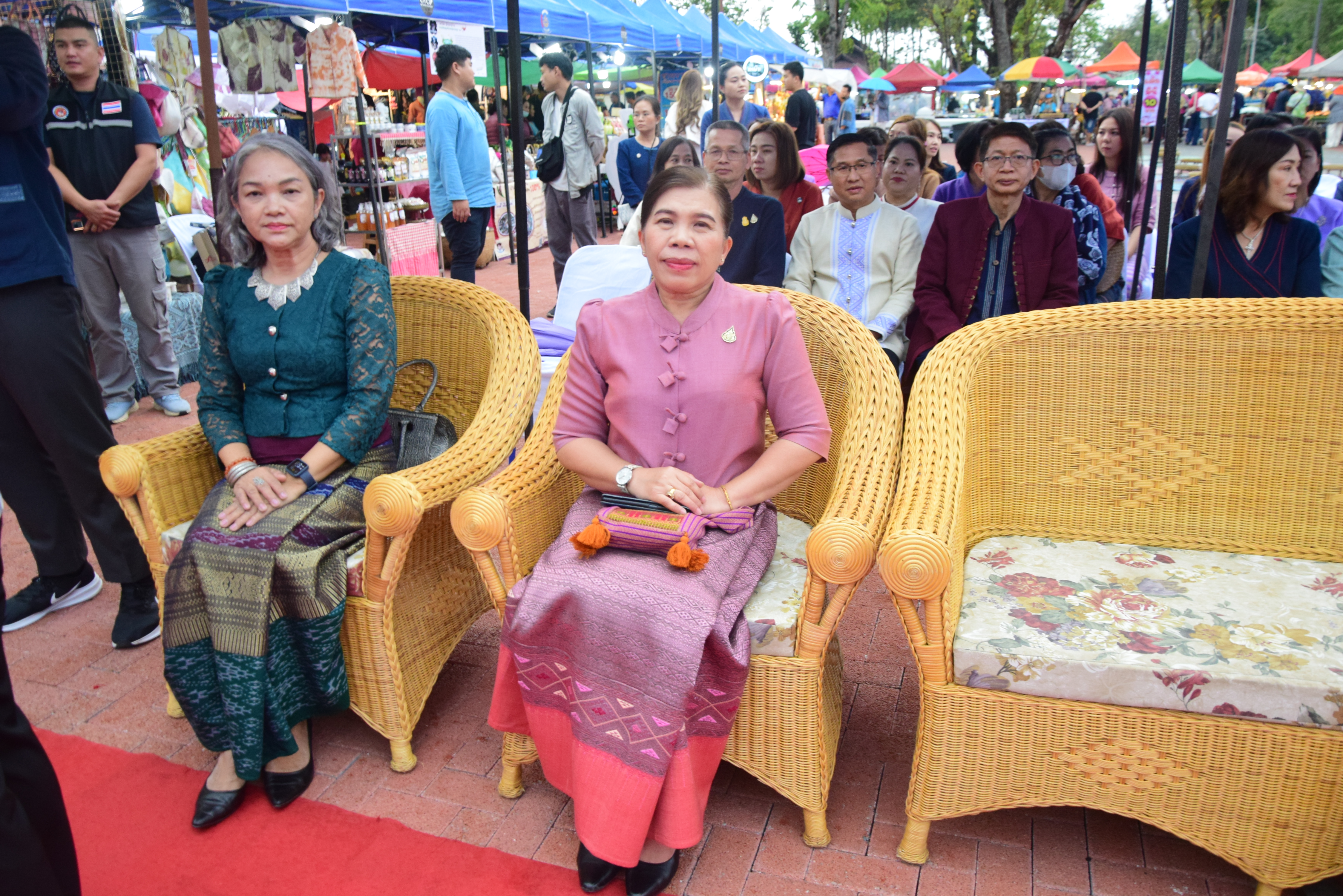 พช.น่านจัดกิจกรรมการจัดแสดงและจําหน่ายผลิตภัณฑ์ชุมชน (OTOP) “แอ่วน่าน ม่วนใจ OTOP ไทย OTOP น่าน” ภายใต้โครงการ OTOP Mobile ประจําปีงบประมาณ พ.ศ. 2567 ระหว่างวันที่ 26-28 มกราคม 2567