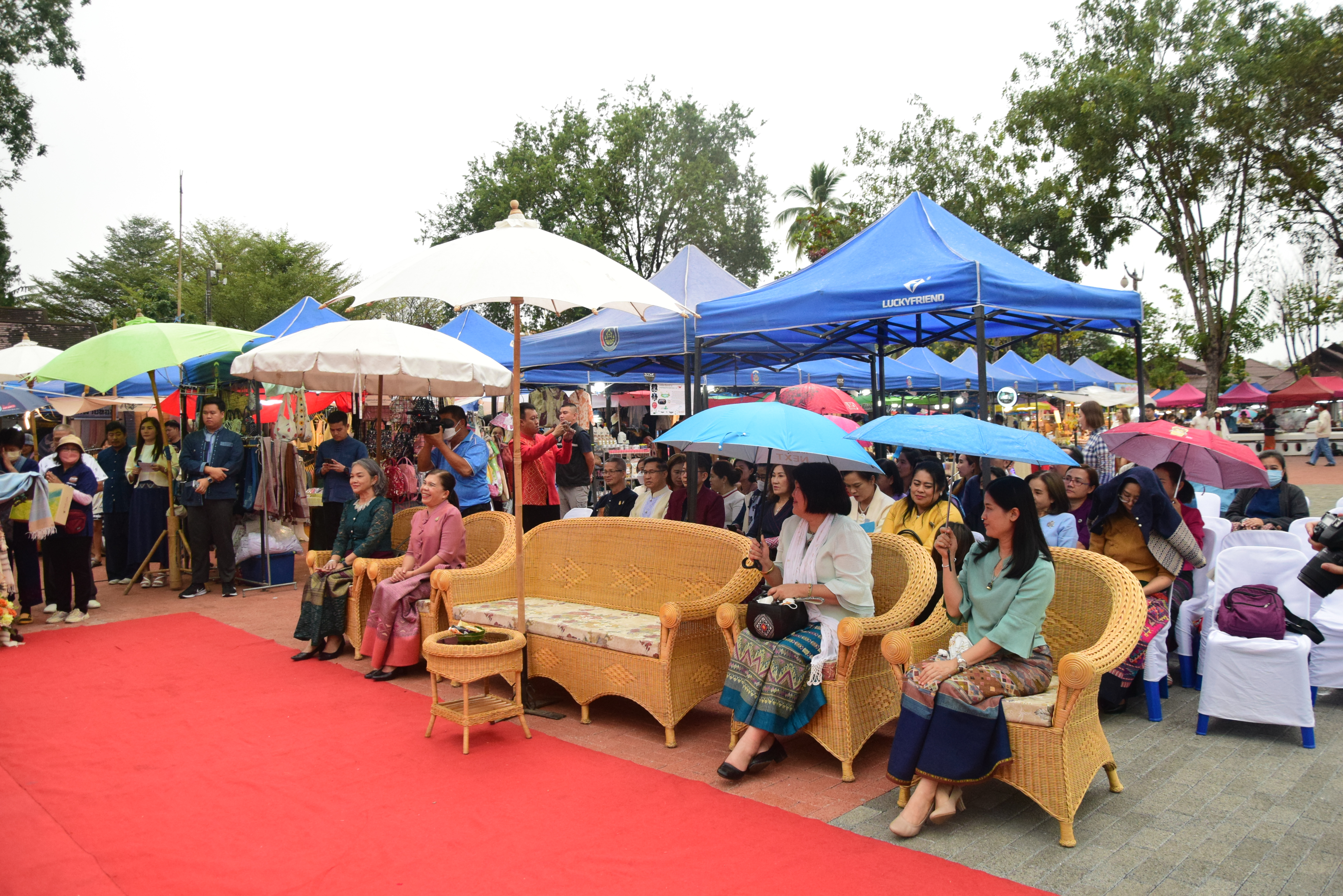 พช.น่านจัดกิจกรรมการจัดแสดงและจําหน่ายผลิตภัณฑ์ชุมชน (OTOP) “แอ่วน่าน ม่วนใจ OTOP ไทย OTOP น่าน” ภายใต้โครงการ OTOP Mobile ประจําปีงบประมาณ พ.ศ. 2567 ระหว่างวันที่ 26-28 มกราคม 2567