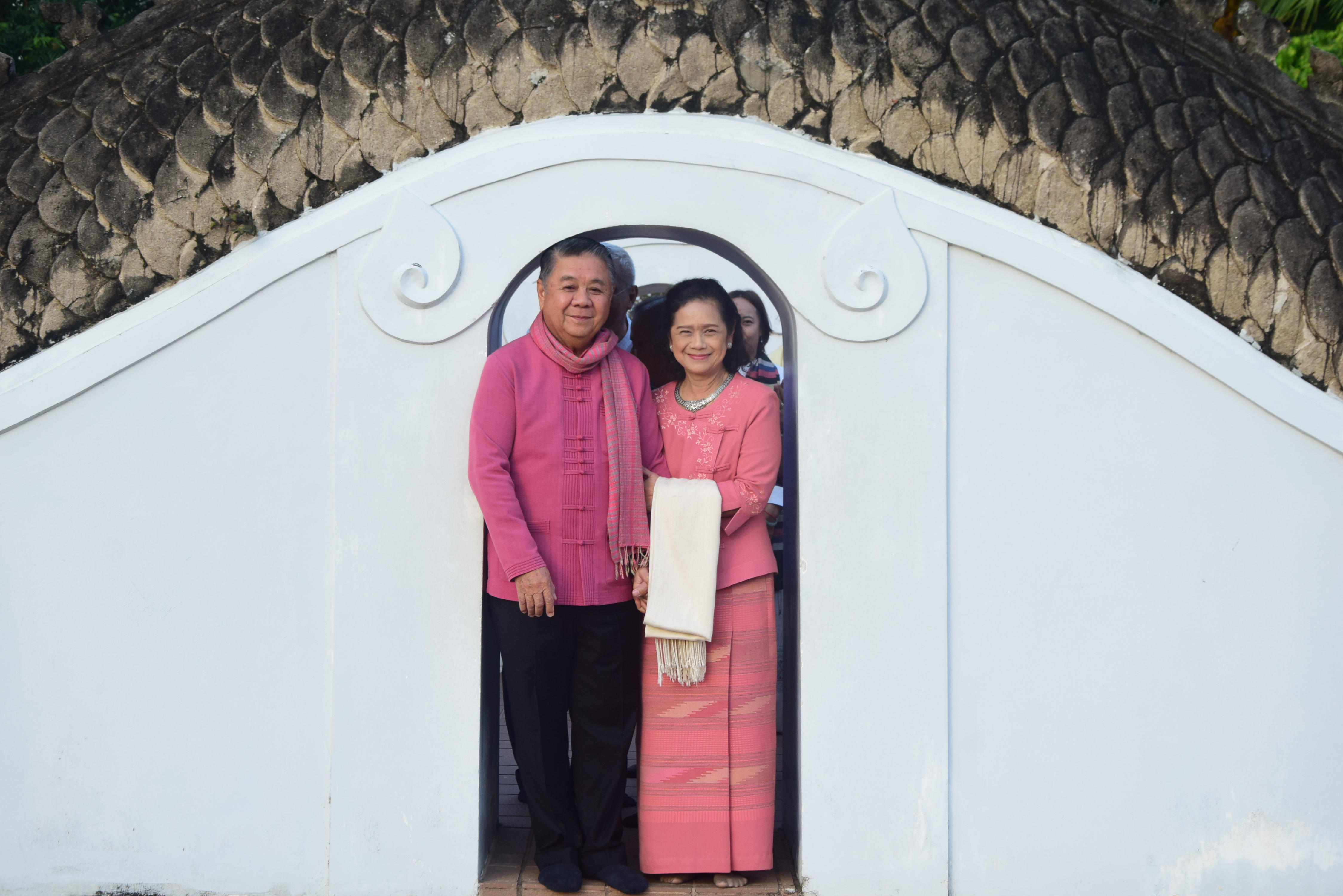 พช.น่าน ร่วมพิธีบุญมงคลทำบุญตักบาตรคู่ขวัญคู่รัก กิจกรรมส่งเสริมการท่องเที่ยว “หนาวนี้กระซิบรักที่น่าน ปีที่ 12”