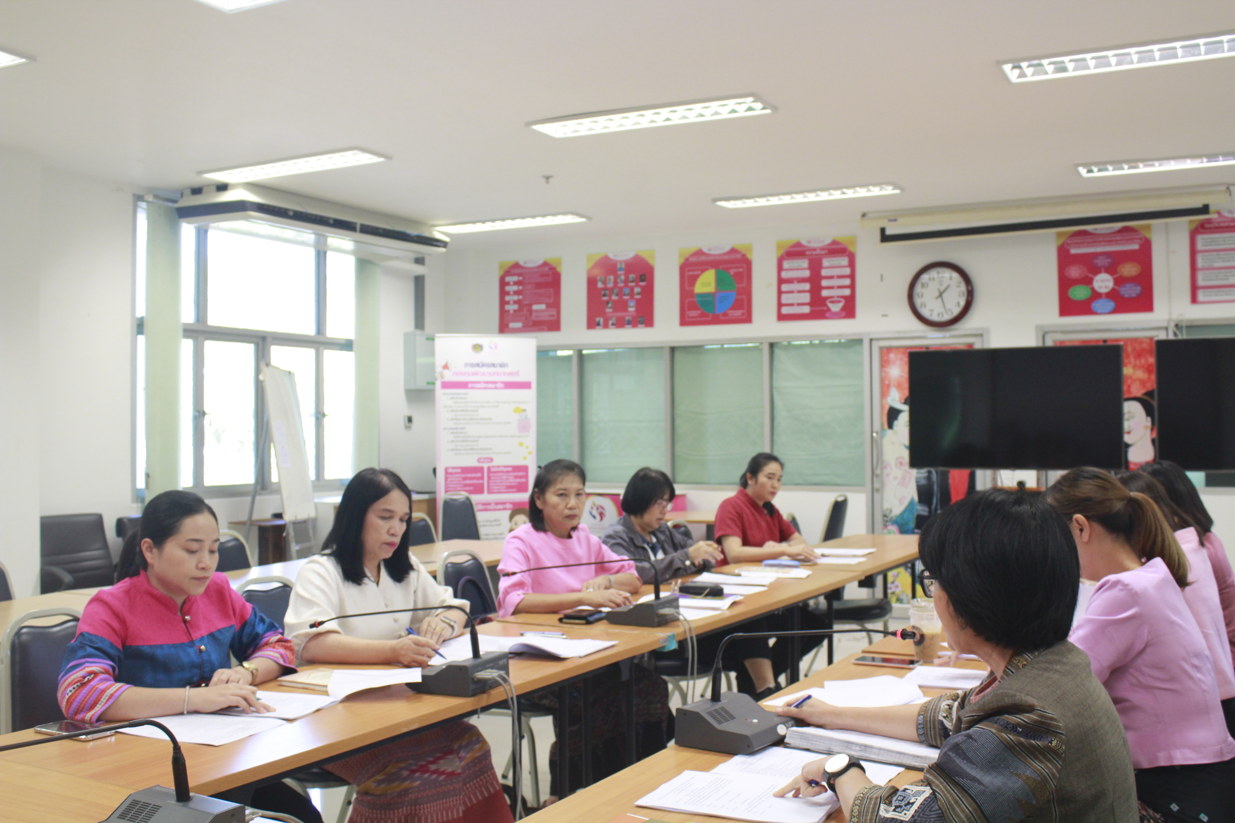 พช.น่าน ประชุมคณะทำงานพิจารณาจัดทำข้อตกลงการปฎิบัติราชการและผลการประเมินผลการปฏิบัติราชการ
