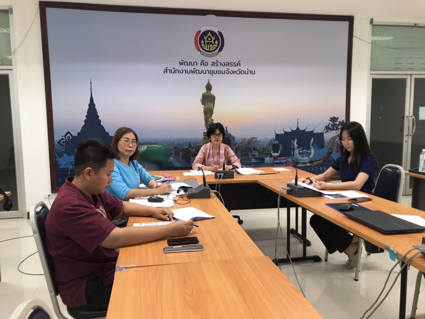 พช.น่าน ร่วมประชุมชี้แจง เร่งรัด กำกับ ติดตามการดำเนินงานกองทุนพัฒนาบทบาทสตรี  ครั้งที่ 1/2567 ผ่านระบบวิทัศน์ทางไกล (Video Conference)
