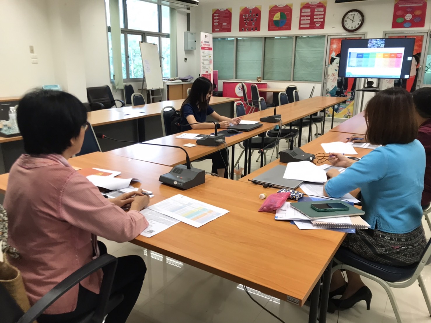 พช.น่าน ร่วมประชุมชี้แจง เร่งรัด กำกับ ติดตามการดำเนินงานกองทุนพัฒนาบทบาทสตรี  ครั้งที่ 1/2567 ผ่านระบบวิทัศน์ทางไกล (Video Conference)