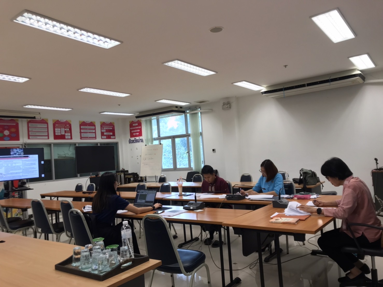 พช.น่าน ร่วมประชุมชี้แจง เร่งรัด กำกับ ติดตามการดำเนินงานกองทุนพัฒนาบทบาทสตรี  ครั้งที่ 1/2567 ผ่านระบบวิทัศน์ทางไกล (Video Conference)