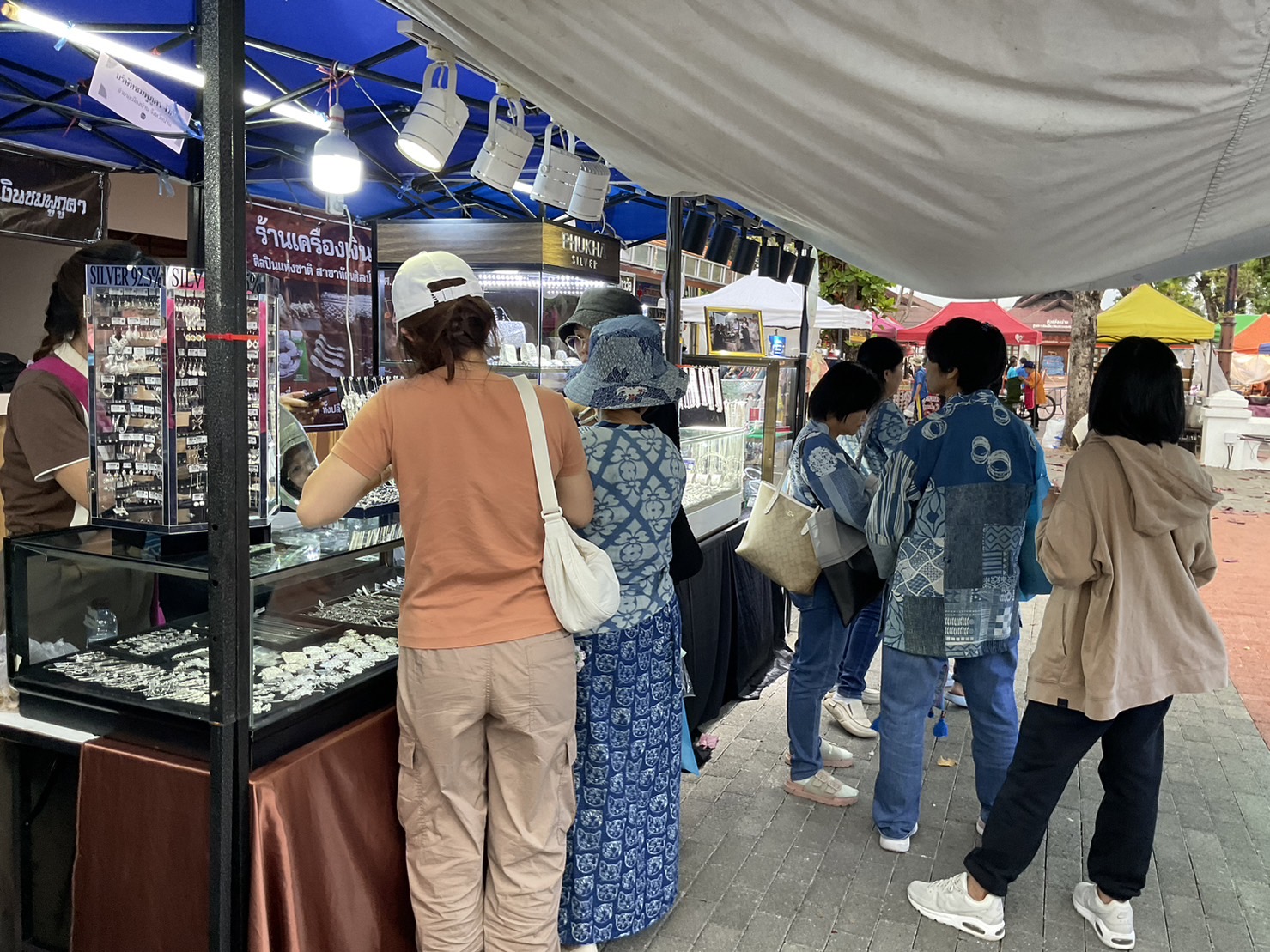 ปิดฉาก..งาน”แอ่วน่านม่วนใจ๋ OTOP ไทย OTOP น่าน”