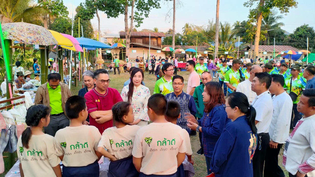 พช.น่าน ร่วมกิจกรรม แอ่วโป่งคำ กิ๋นข้าวใหม่ ใส่งาหอม ผ้ามัดย้อมสีเปลือกไม้ ผ่อนคลายสุขภาพด้วยสุมนไพรล้านนา ครั้งที่ 1